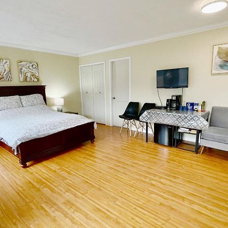 Private Suite With Separated Entrance Monica'S Home Richmond Luaran gambar