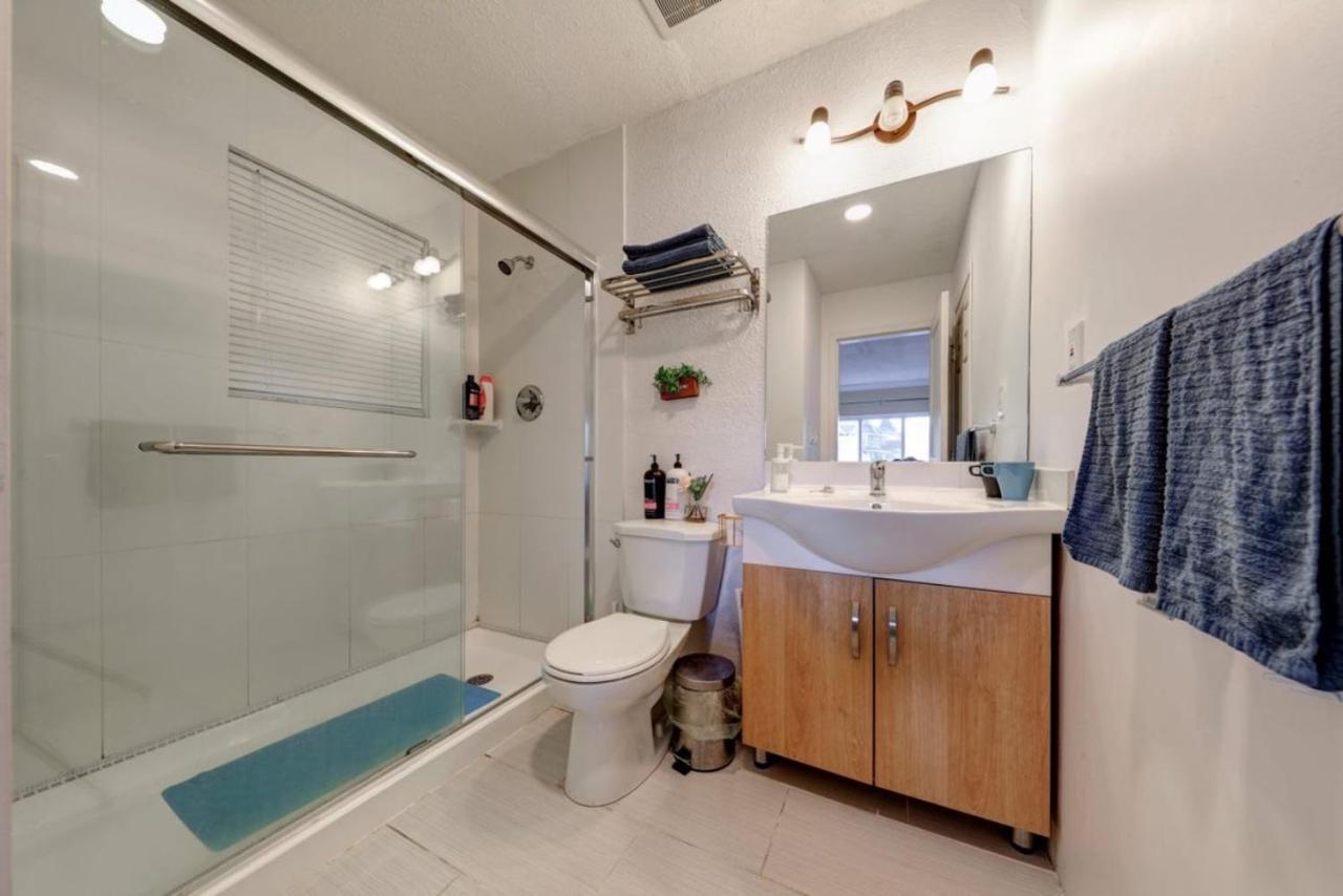 Private Suite With Separated Entrance Monica'S Home Richmond Luaran gambar