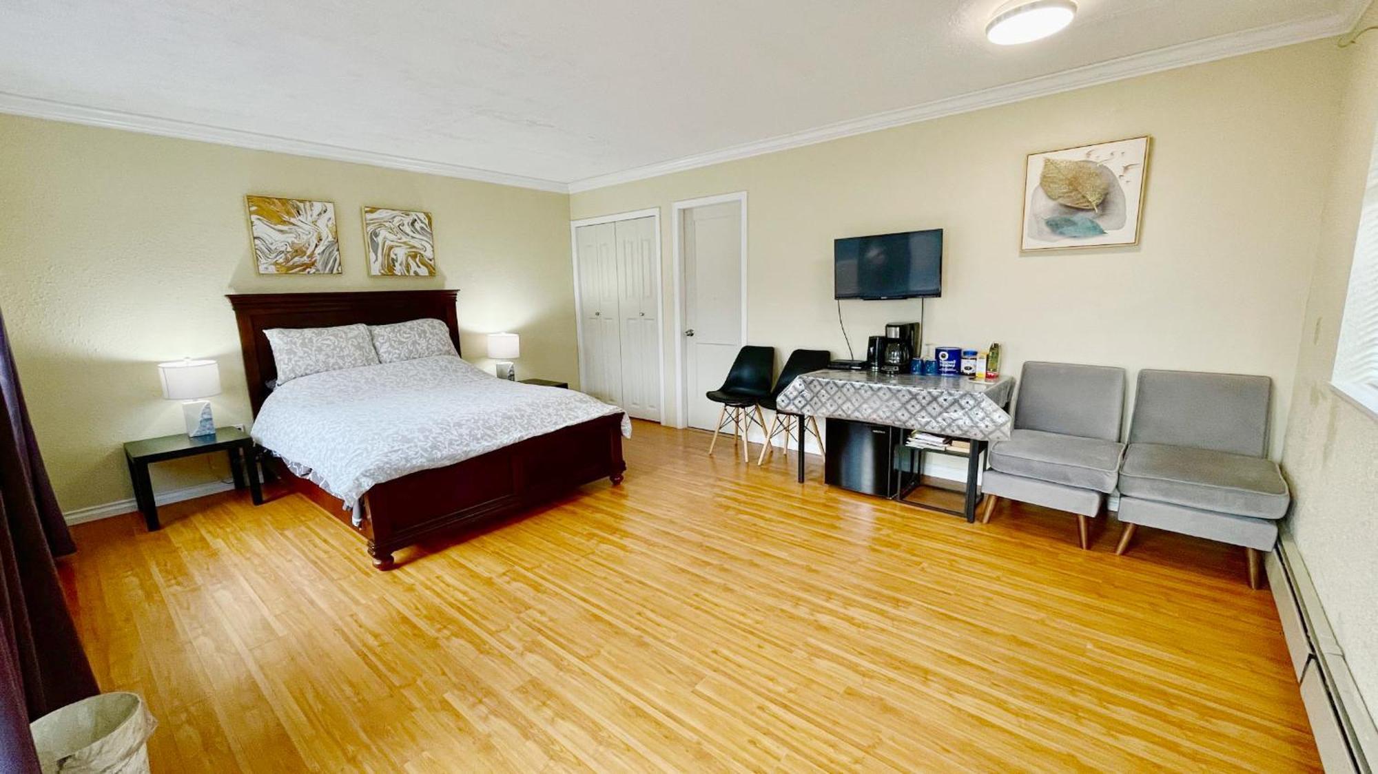 Private Suite With Separated Entrance Monica'S Home Richmond Luaran gambar